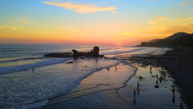 playa el tunco el salvador