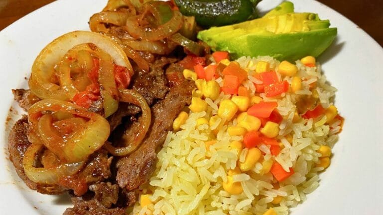 Bistec Encebollado Salvadoreño