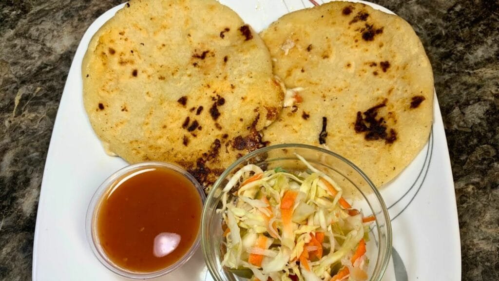 pupusas de pollo con queso